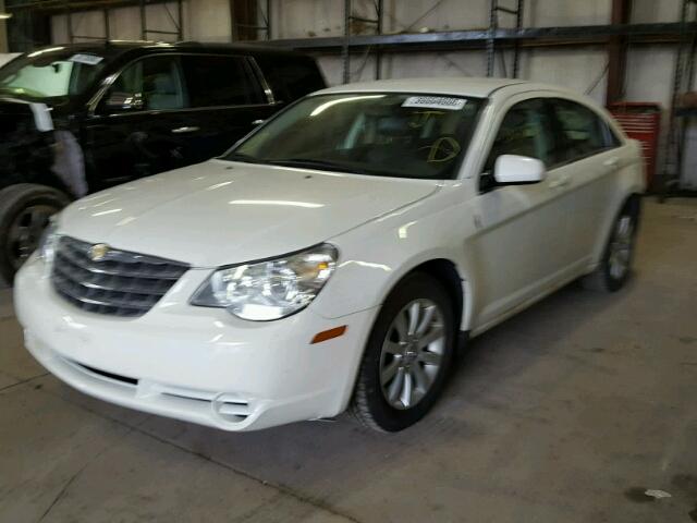 1C3CC5FB1AN128850 - 2010 CHRYSLER SEBRING LI WHITE photo 2