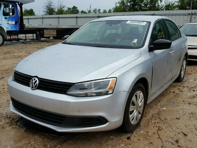 3VW1K7AJ7EM402033 - 2014 VOLKSWAGEN JETTA BASE 银色 照片 2