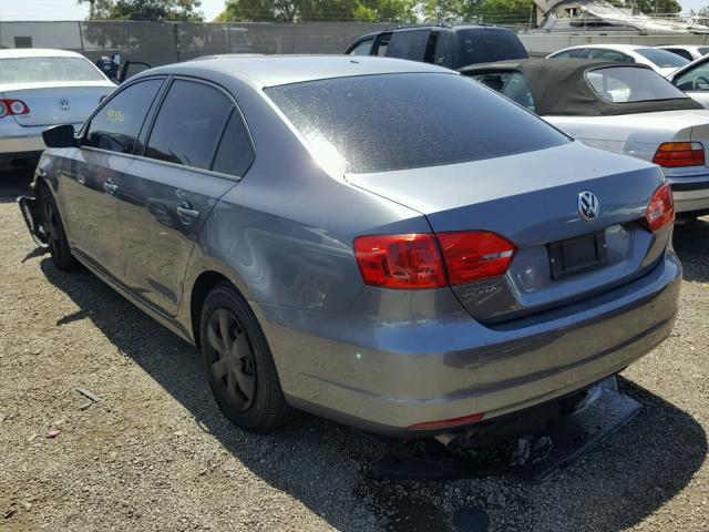 3VW2K7AJ5EM243274 - 2014 VOLKSWAGEN JETTA BASE 灰色 照片 3