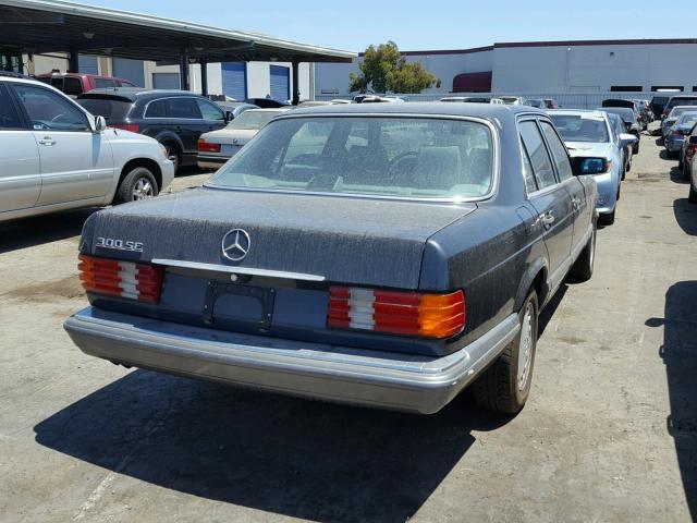 WDBCA24D9MA607242 - 1991 MERCEDES-BENZ 300 SE BLUE photo 4