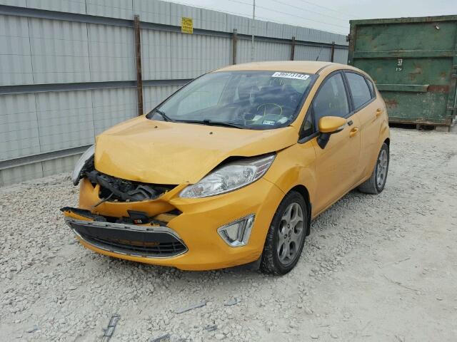 3FADP4FJ1BM144439 - 2011 FORD FIESTA YELLOW photo 2