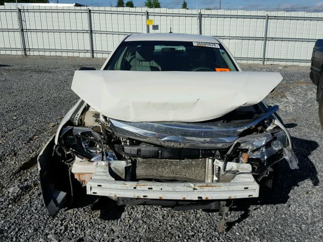 3FAHP0GA9CR130222 - 2012 FORD FUSION S WHITE photo 7