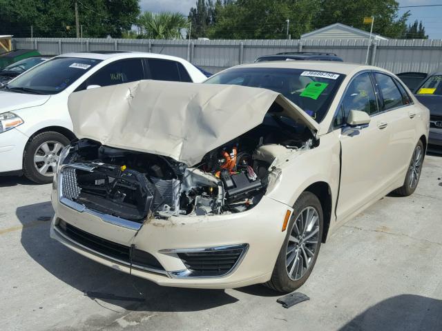 3LN6L5LU0JR615478 - 2018 LINCOLN MKZ HYBRID WHITE photo 2