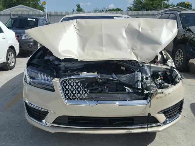 3LN6L5LU0JR615478 - 2018 LINCOLN MKZ HYBRID WHITE photo 9