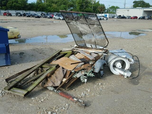 4T5114BA3KA001567 - 1989 UTILITY TRAILER BLACK photo 3