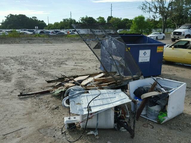 4T5114BA3KA001567 - 1989 UTILITY TRAILER BLACK photo 4