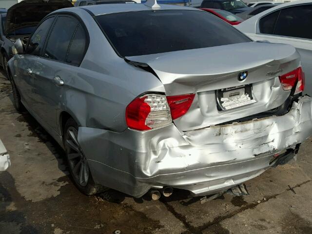 WBAPH73589A174832 - 2009 BMW 328 I SILVER photo 3