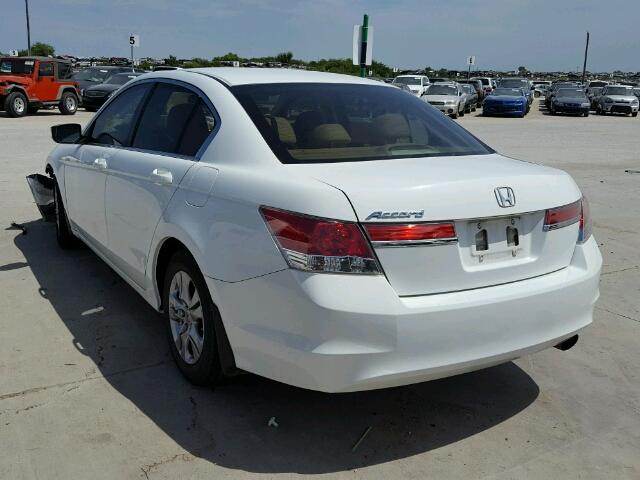 1HGCP2F41CA208547 - 2012 HONDA ACCORD WHITE photo 3