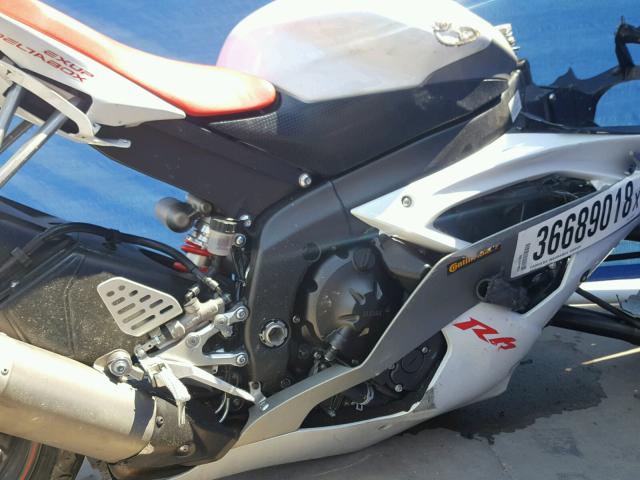 JYARJ16E99A018237 - 2009 YAMAHA YZFR6 WHITE photo 7