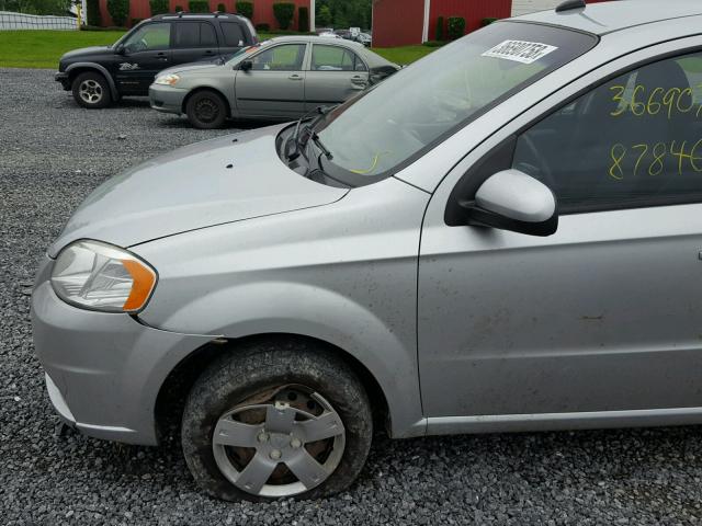 KL1TD5DE2BB194775 - 2011 CHEVROLET AVEO LS SILVER photo 9