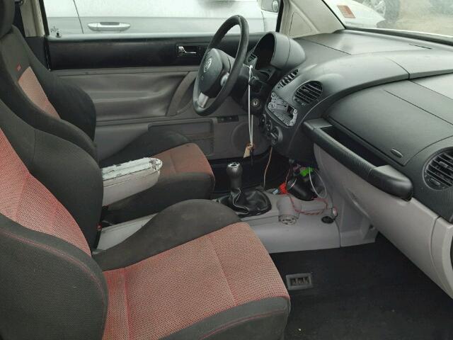 3VWCD21C8YM454721 - 2000 VOLKSWAGEN NEW BEETLE 白色 照片 5