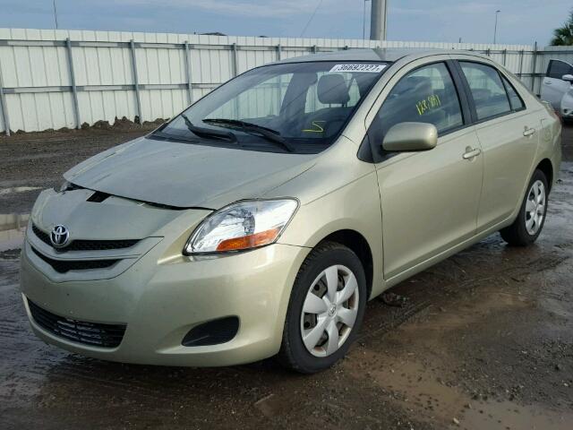 JTDBT923071114385 - 2007 TOYOTA YARIS GREEN photo 2