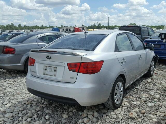 KNAFU4A2XA5267959 - 2010 KIA FORTE EX SILVER photo 4