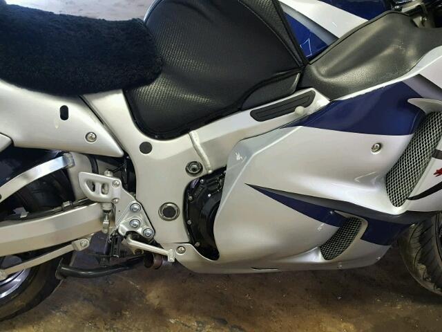 JS1GW71A752108277 - 2005 SUZUKI GSX1300 RK BLUE photo 7