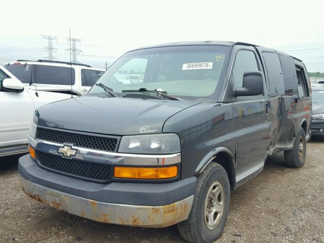 1GBFG15T931235983 - 2003 CHEVROLET EXPRESS G1 GRAY photo 2