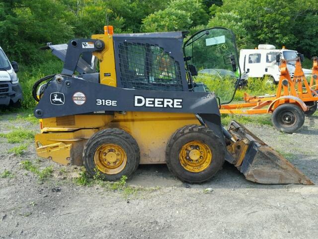 1T0318EJJFJ290558 - 2016 JOHN DEERE SKIDSTEER YELLOW photo 9