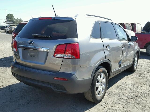 5XYKT4A23CG227432 - 2012 KIA SORENTO BA CHARCOAL photo 4