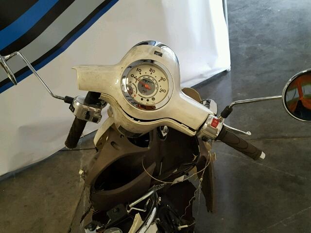 LALAF7001D3006649 - 2013 HONDA NCH50 WHITE photo 5