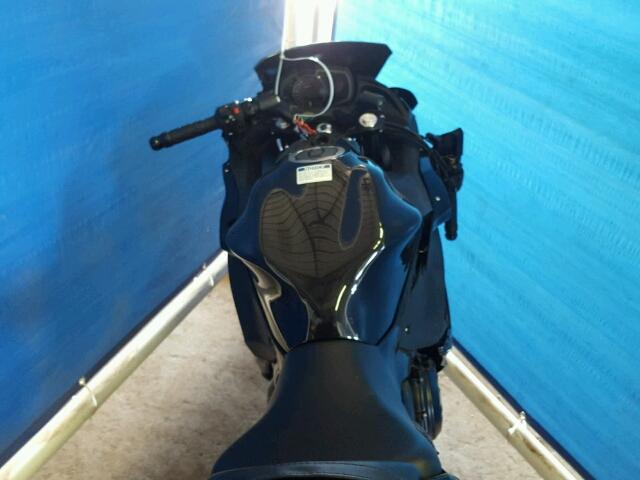 JKAEXEJ10HDA00281 - 2017 KAWASAKI EX650 J შავი ფოტო 5