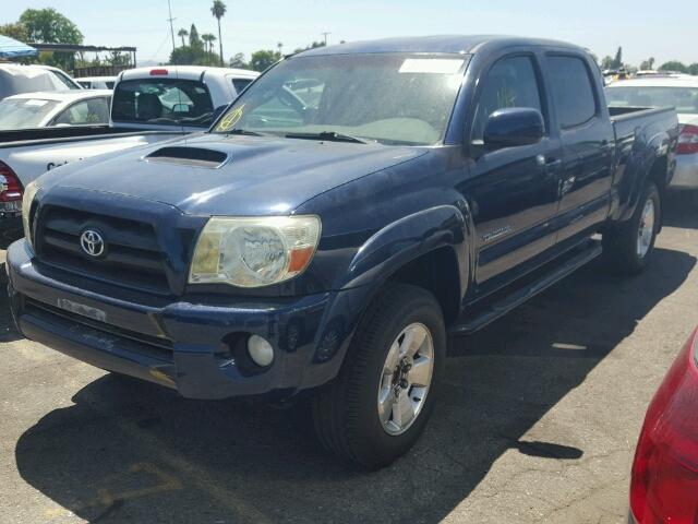 5TEKU72N15Z029674 - 2005 TOYOTA TACOMA DOU BLUE photo 2