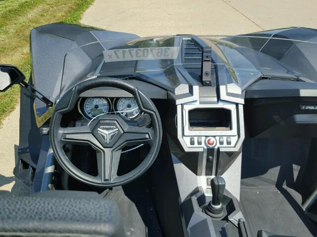 57XAASFA9F5101392 - 2015 POLARIS SLINGSHOT GRAY photo 8