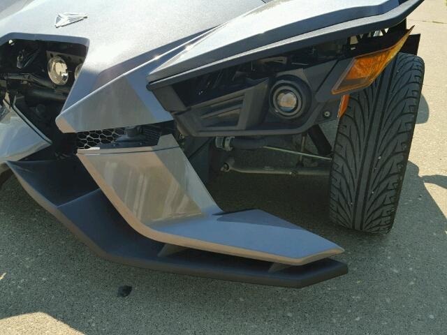 57XAASFA9F5101392 - 2015 POLARIS SLINGSHOT GRAY photo 9
