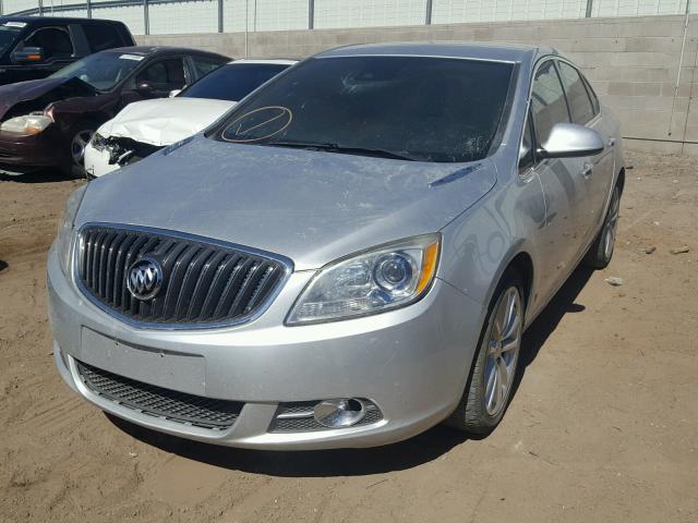 1G4PR5SK3E4190601 - 2014 BUICK VERANO CON SILVER photo 2