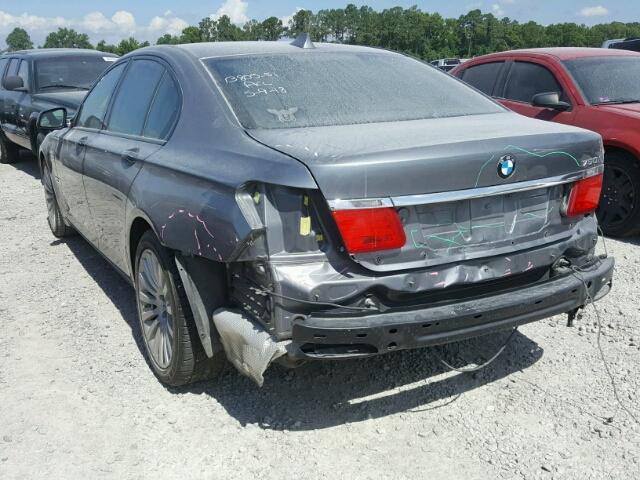 WBAKA835X9CY34684 - 2009 BMW 750 I GRAY photo 3