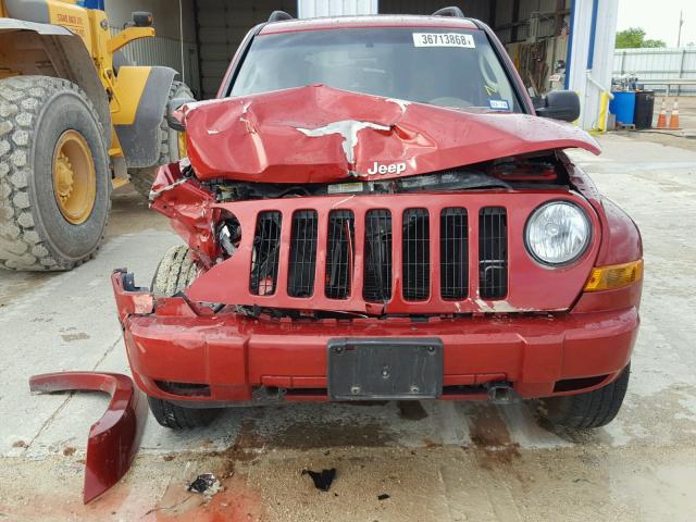 1J4GL38K45W665978 - 2005 JEEP LIBERTY RE RED photo 9