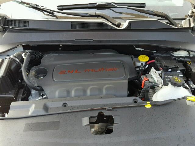 3C4NJDBB7JT231877 - 2018 JEEP COMPASS LA Weiß Foto 7