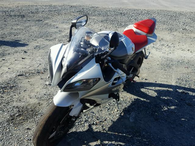 JYARJ16E49A017027 - 2009 YAMAHA YZFR6 WHITE photo 2