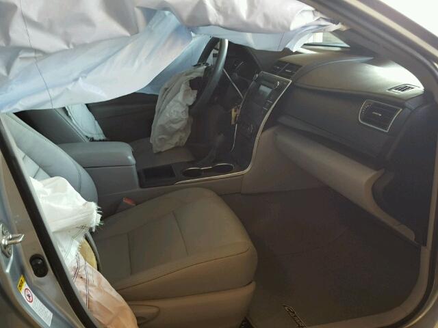 4T4BF1FK3GR568575 - 2016 TOYOTA CAMRY LE 银色 照片 5