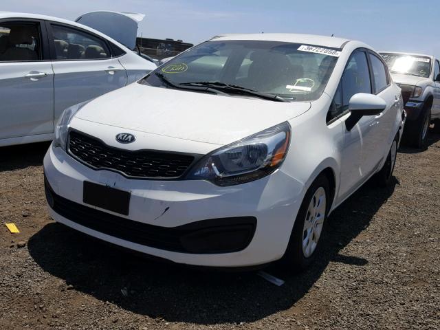 KNADM4A34E6372304 - 2014 KIA RIO LX WHITE photo 2