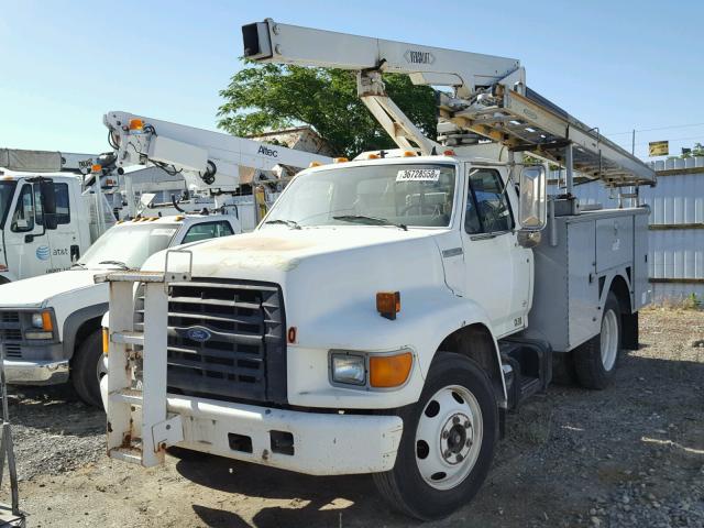 1FDMF70J8SVA68923 - 1995 FORD F700 WHITE photo 2