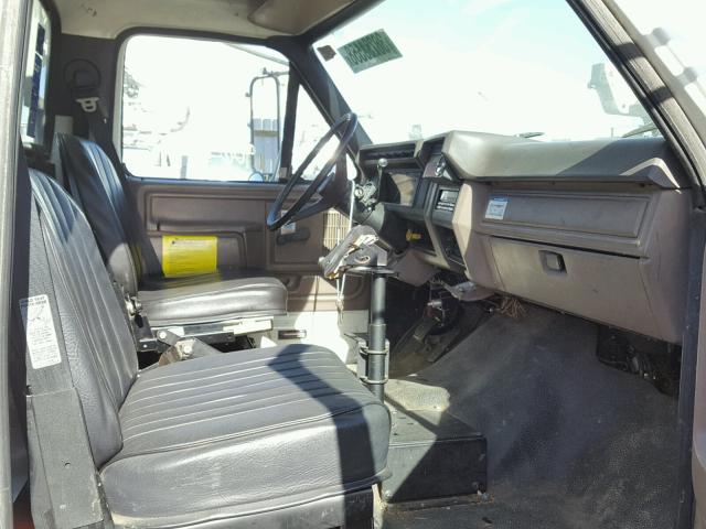 1FDMF70J8SVA68923 - 1995 FORD F700 WHITE photo 5