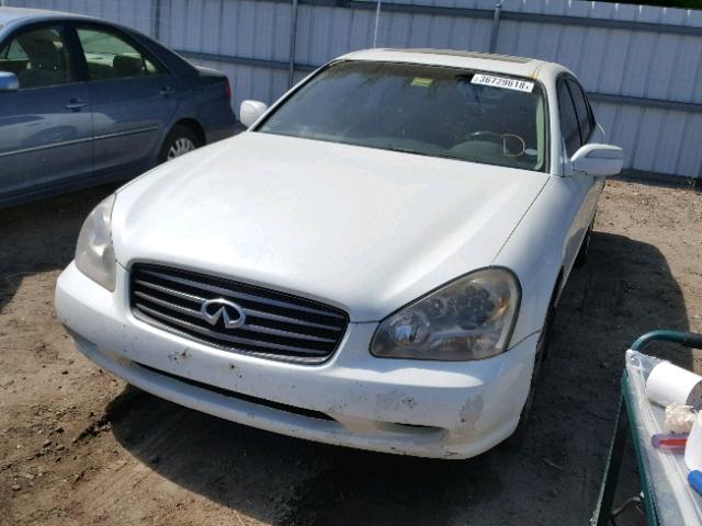 JNKBF01A02M000735 - 2002 INFINITI Q45 WHITE photo 2