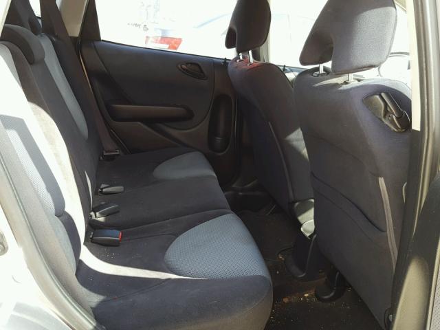 JHMGD38657S005091 - 2007 HONDA FIT S GRAY photo 6