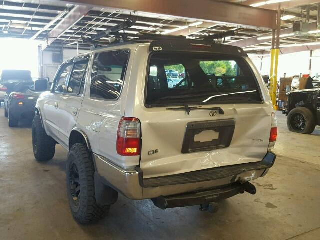 JT3HN86R2W0162086 - 1998 TOYOTA 4RUNNER SR SILVER photo 3