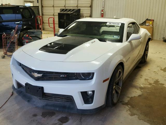 2G1FL1EP1D9802137 - 2013 CHEVROLET CAMARO ZL1 WHITE photo 2