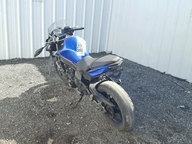 JKAEXEE13DDA09996 - 2013 KAWASAKI EX650 E BLUE photo 3