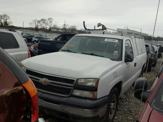 3GCEC14XX6G253762 - 2006 CHEVROLET SILVERADO WHITE photo 2