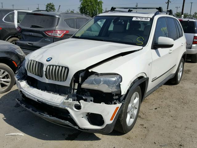 5UXZW0C59CL669804 - 2012 BMW X5 XDRIVE3 WHITE photo 2