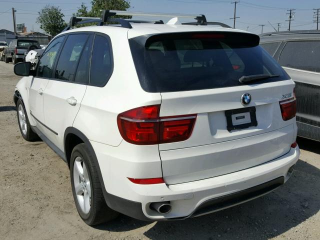 5UXZW0C59CL669804 - 2012 BMW X5 XDRIVE3 WHITE photo 3