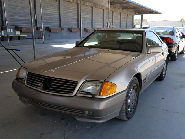 WDBFA61E6PF075179 - 1993 MERCEDES-BENZ 300 SL TAN photo 2