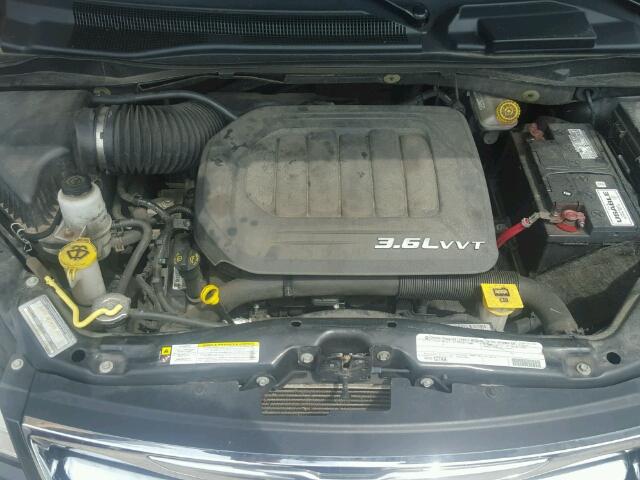 2A4RR8DG0BR694923 - 2011 CHRYSLER TOWN & COU CHARCOAL photo 7