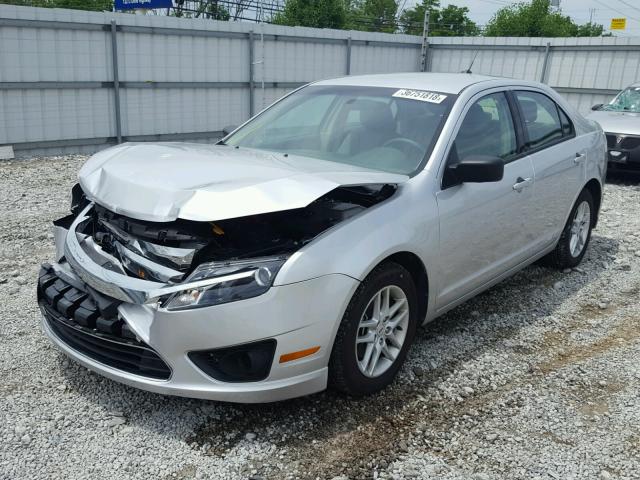 3FAHP0GAXCR232418 - 2012 FORD FUSION S SILVER photo 2