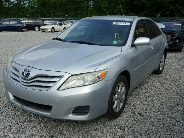 4T1BF3EK4BU621624 - 2011 TOYOTA CAMRY SILVER photo 2