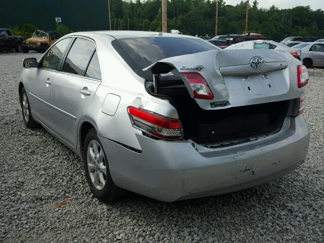 4T1BF3EK4BU621624 - 2011 TOYOTA CAMRY SILVER photo 3