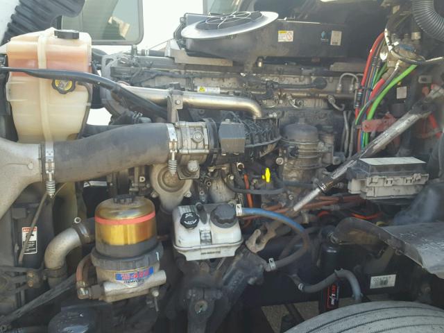 3AKJGLD5XFSGD6757 - 2015 FREIGHTLINER CASCADIA 1 WHITE photo 7