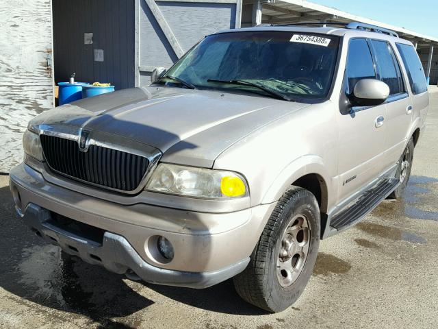 5LMFU28R32LJ12329 - 2002 LINCOLN NAVIGATOR BEIGE photo 2